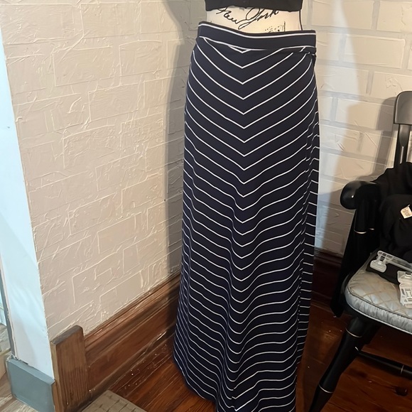 Maxi skirts lot 2 black 2 print- all good condition - Picture 7 of 7